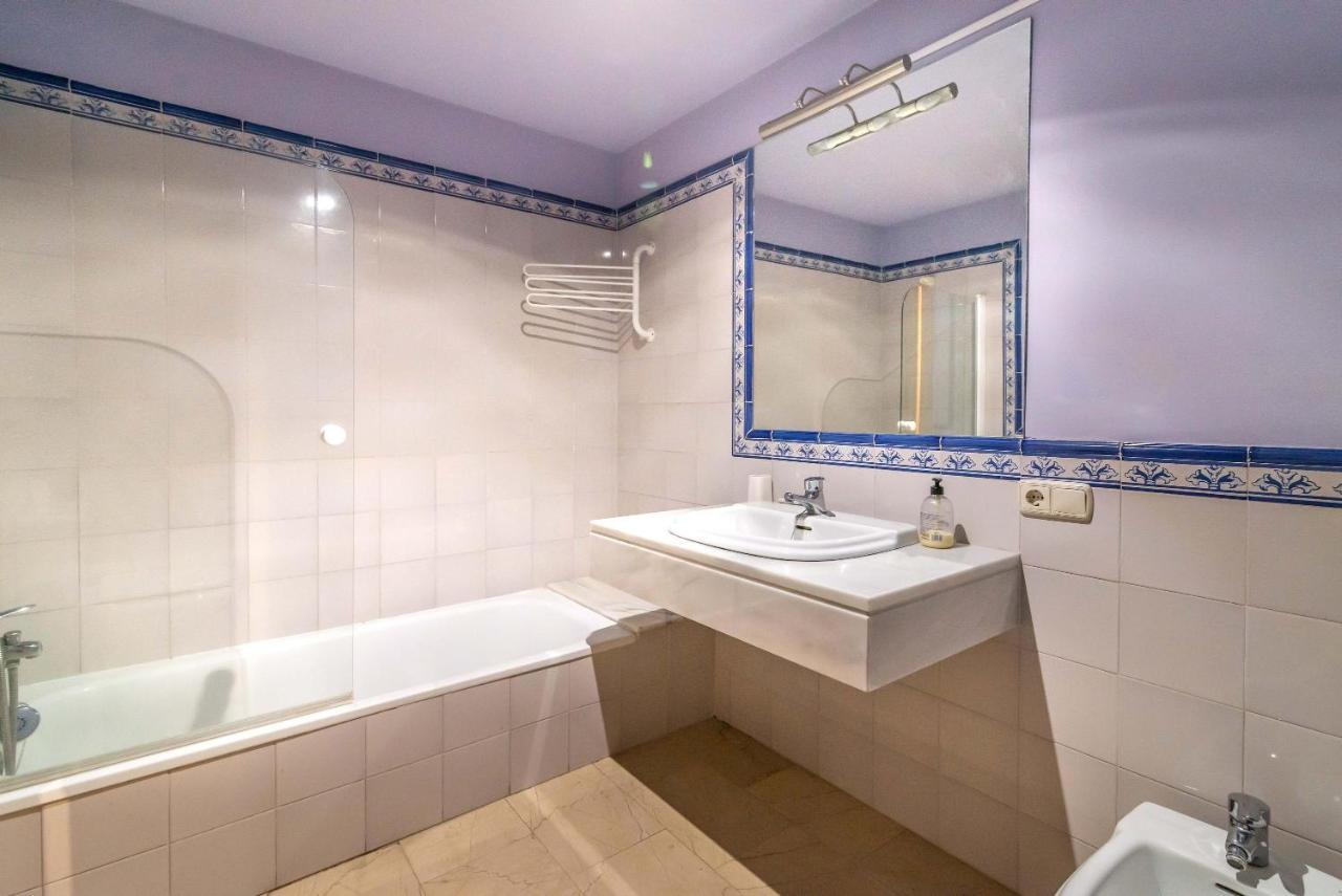 Spacious Apartment In Μαρμπέλλα Εξωτερικό φωτογραφία